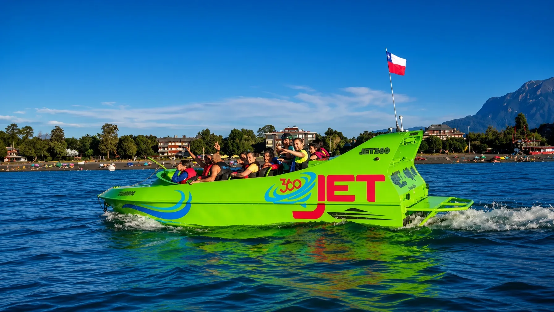 Jet Boat 360 de Pucón 360 frente a la playa de Pucón